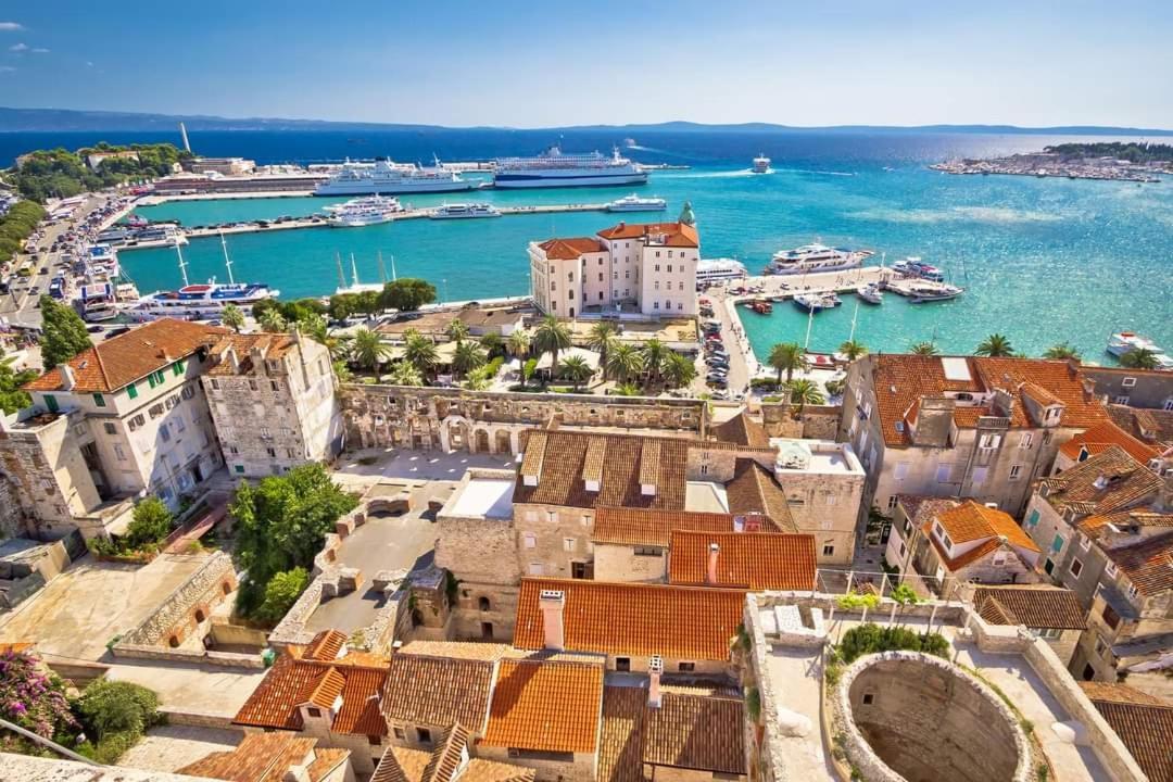 House "Anno 1881"-Center Of Split Apartamento Exterior foto