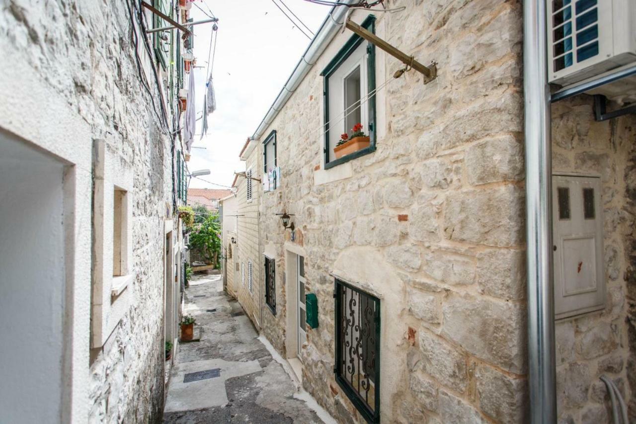 House "Anno 1881"-Center Of Split Apartamento Exterior foto