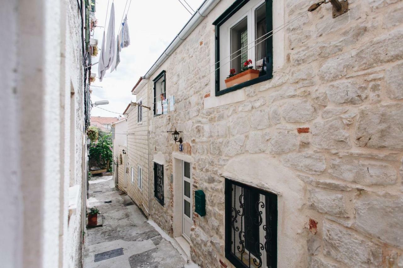 House "Anno 1881"-Center Of Split Apartamento Exterior foto