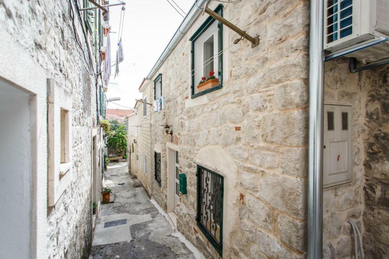 House "Anno 1881"-Center Of Split Apartamento Exterior foto
